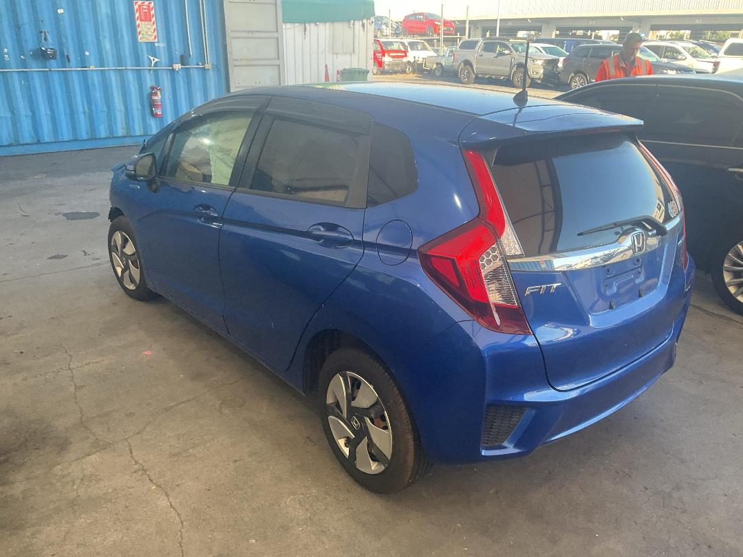 Photo '11' of Honda FIT Hybrid