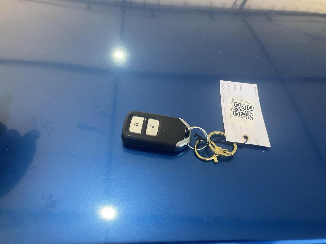 Photo '19' of Honda FIT Hybrid