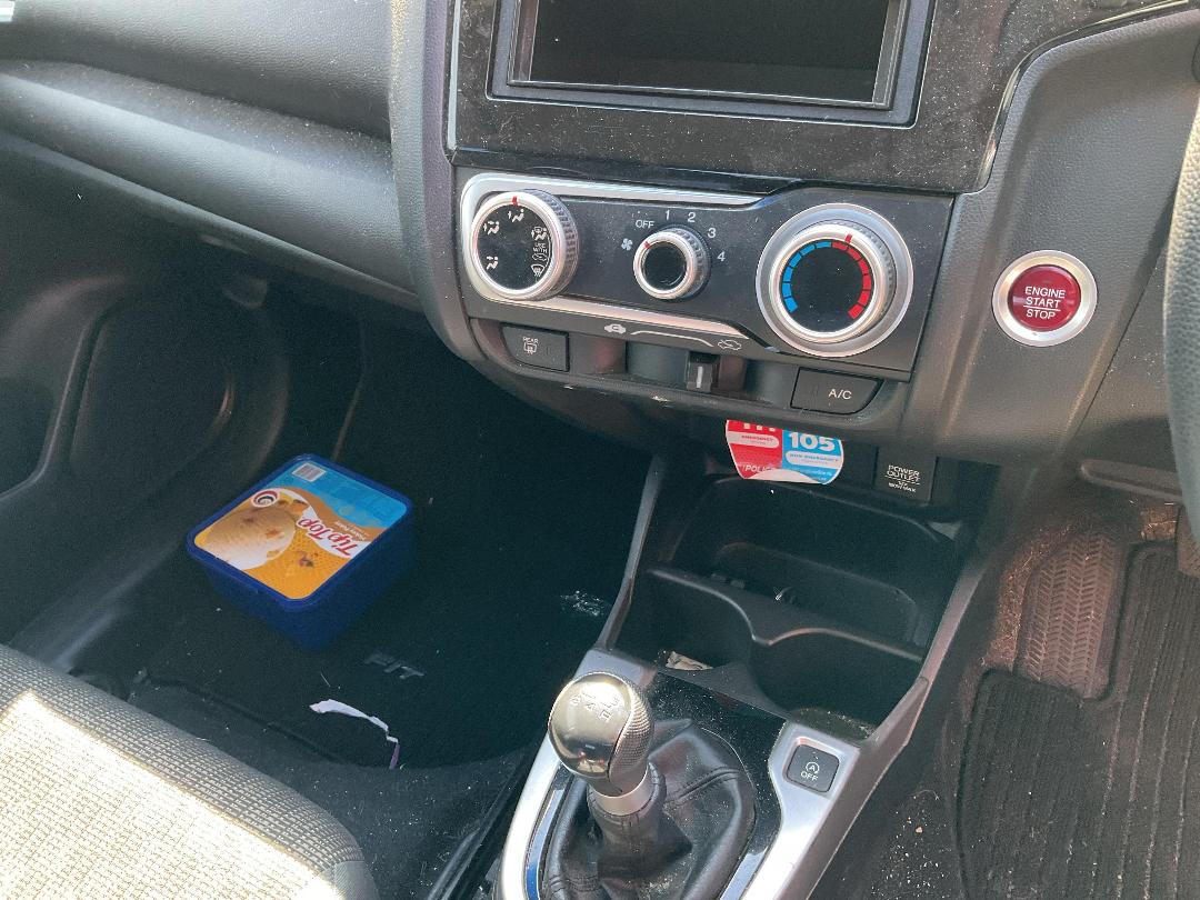 Photo '13' of Honda FIT