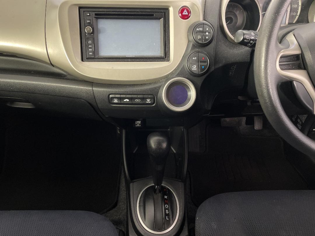 Photo '18' of Honda FIT