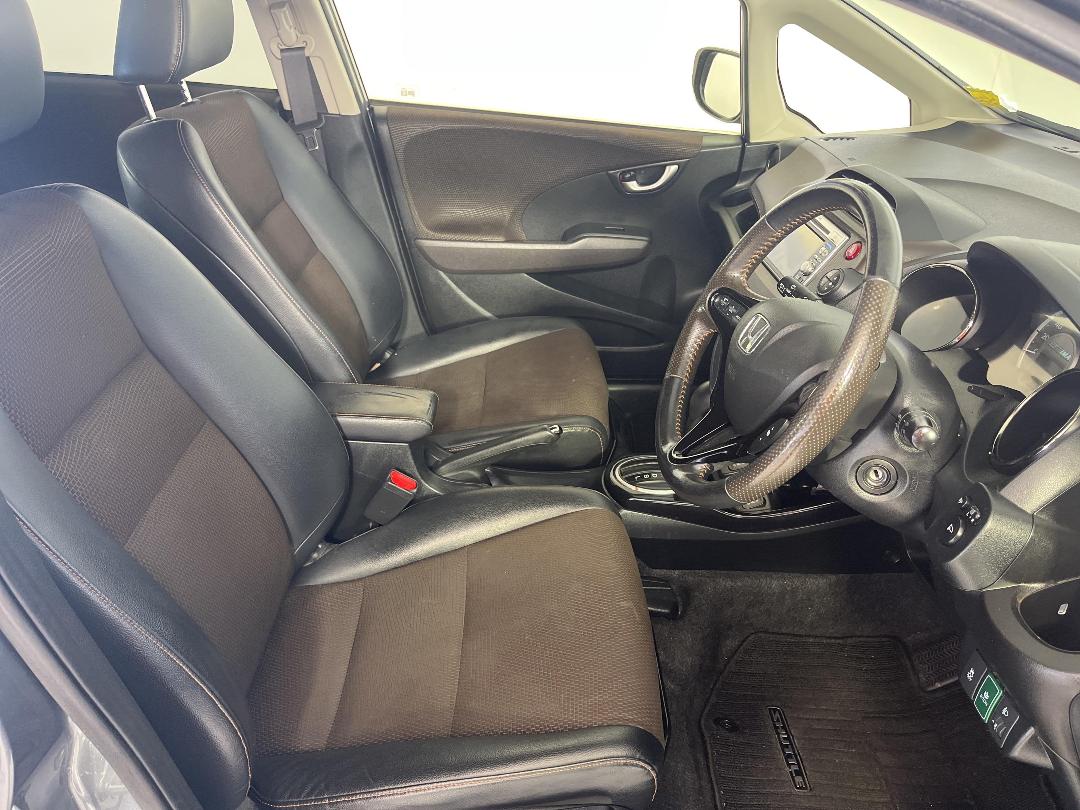 Photo '16' of Honda FIT Shuttle