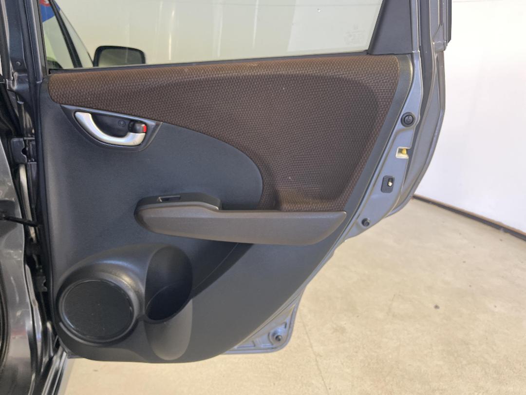 Photo '19' of Honda FIT Shuttle