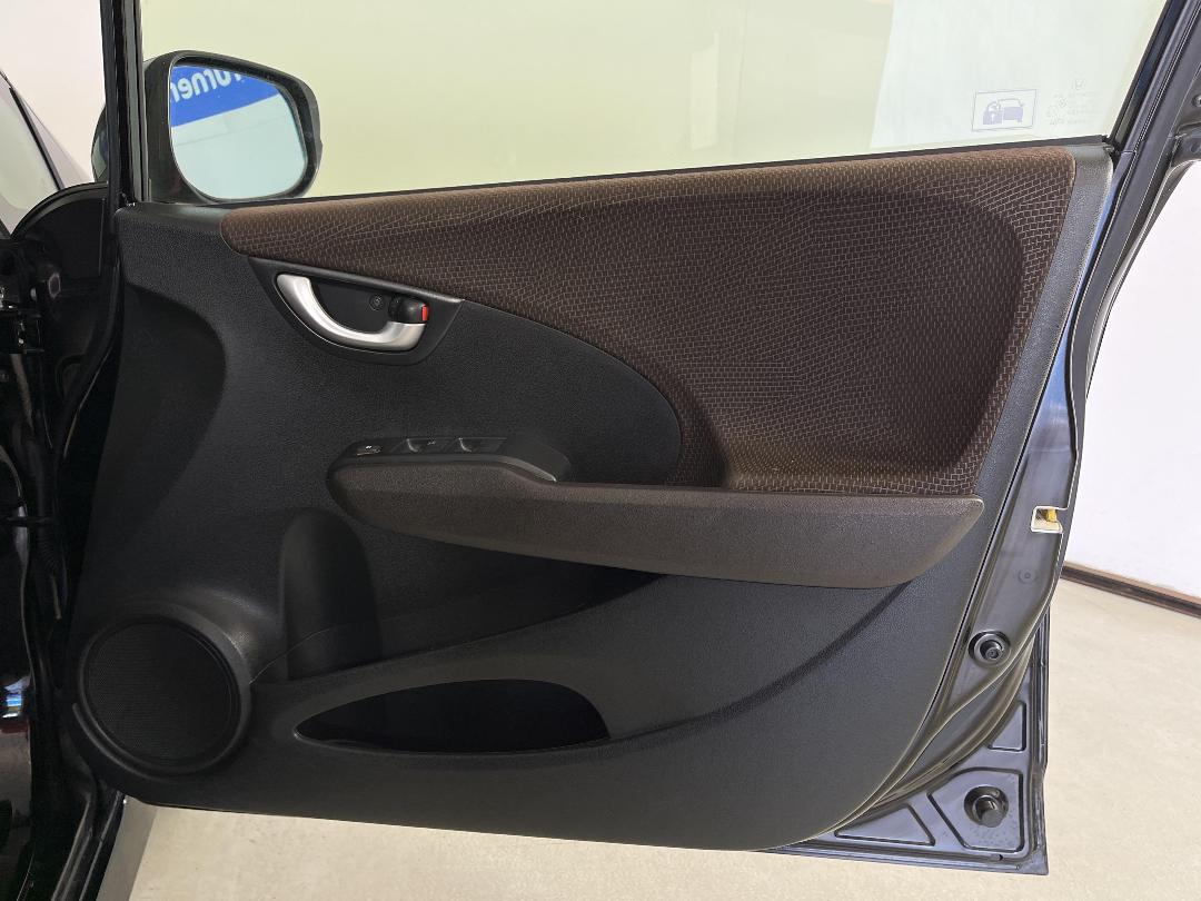 Photo '15' of Honda FIT Shuttle Photo '15' of Honda FIT Shuttle