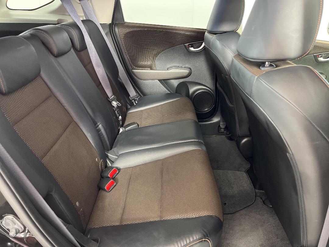 Photo '20' of Honda FIT Shuttle Photo '20' of Honda FIT Shuttle