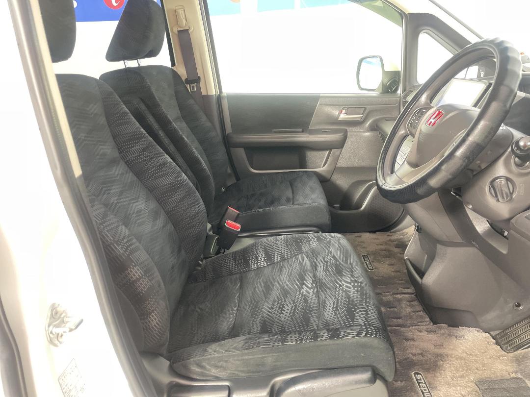 Photo '16' of Honda Stepwgn