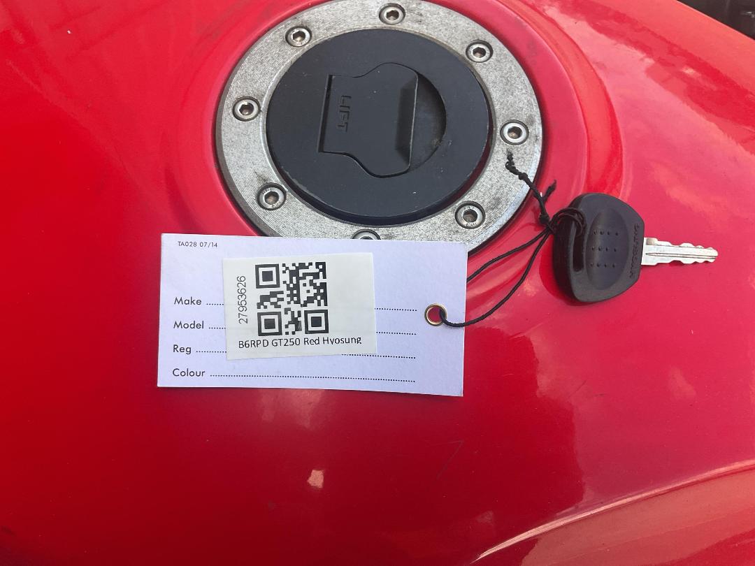 Photo '8' of Hyosung GT250 R