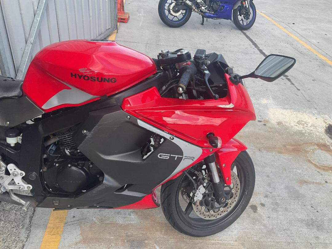 Photo '9' of Hyosung GT250 R