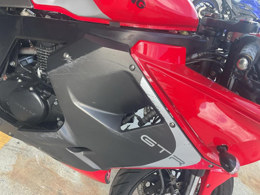 Photo '25' of Hyosung GT250 R