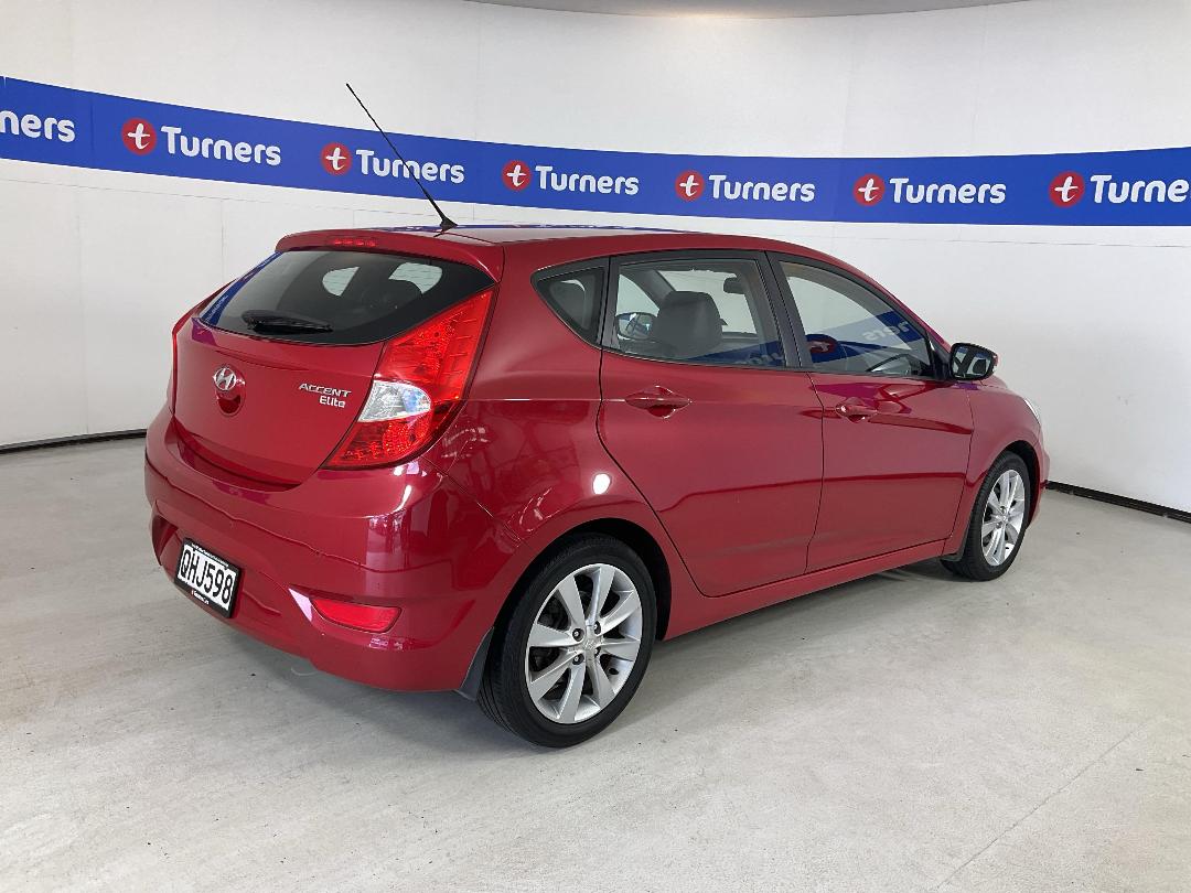 Photo '7' of Hyundai Accent