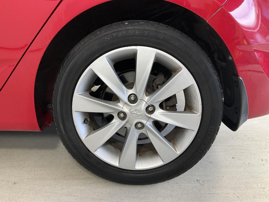 Photo '11' of Hyundai Accent