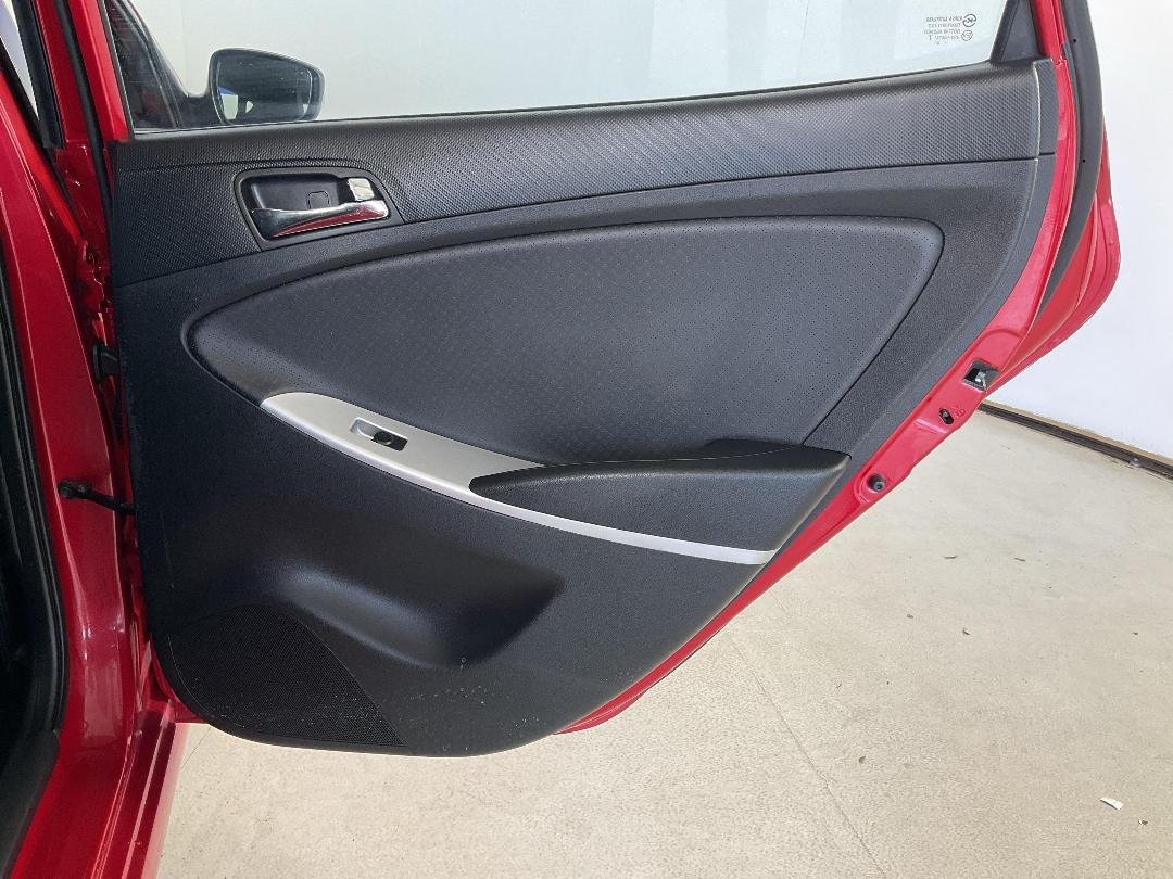 Photo '19' of Hyundai Accent