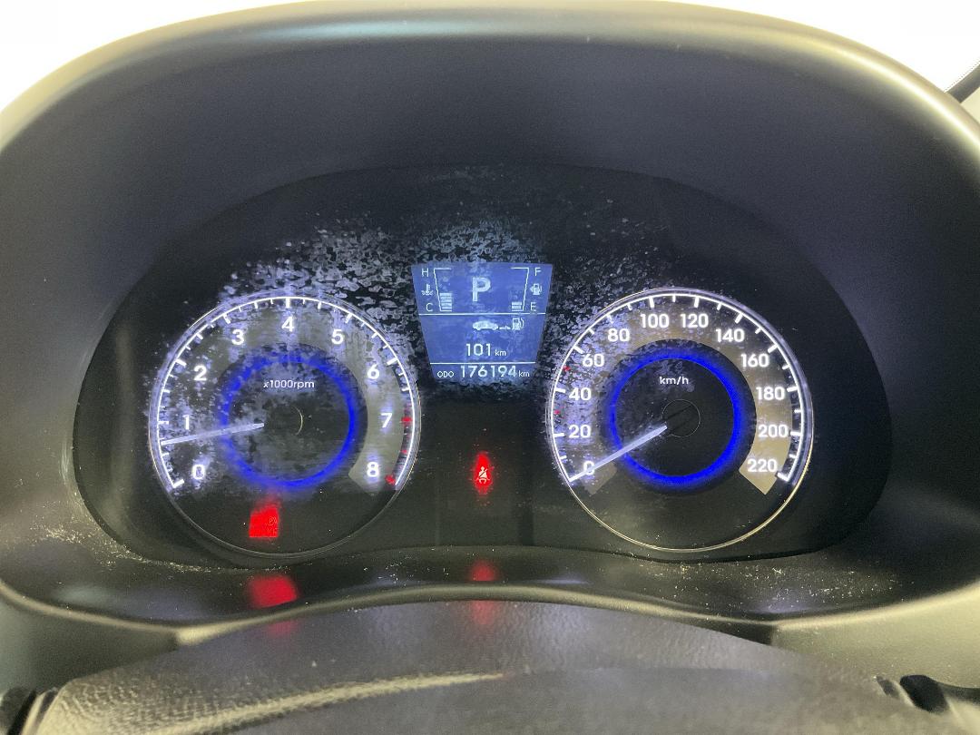 Photo '21' of Hyundai Accent