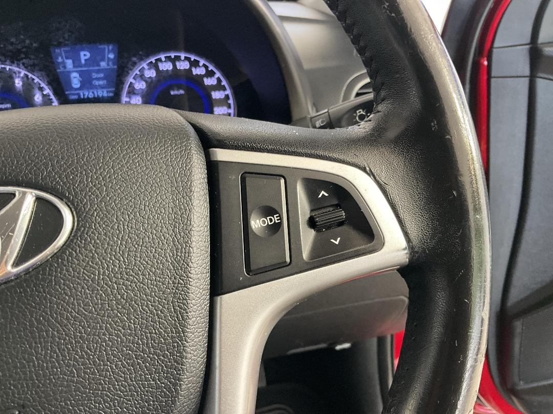 Photo '28' of Hyundai Accent