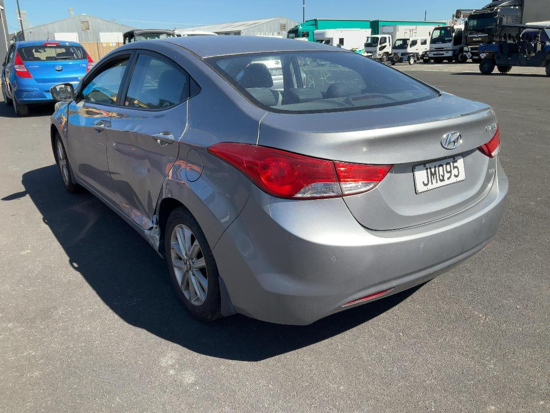 Photo '4' of Hyundai Elantra