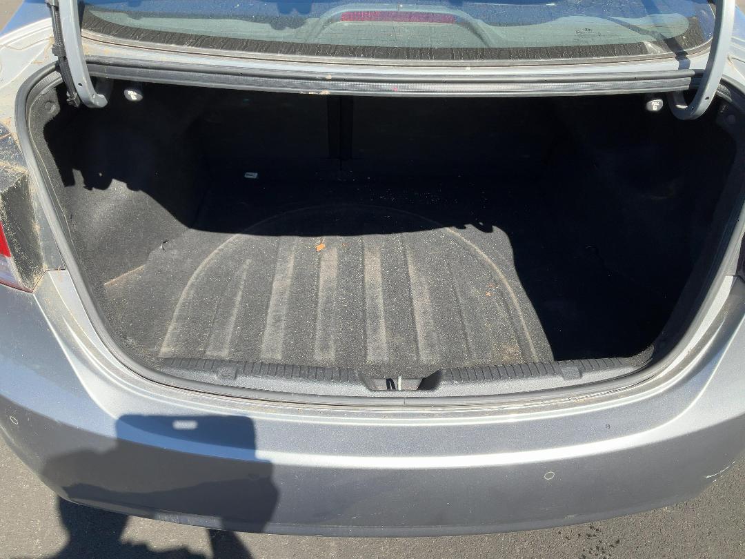 Photo '13' of Hyundai Elantra