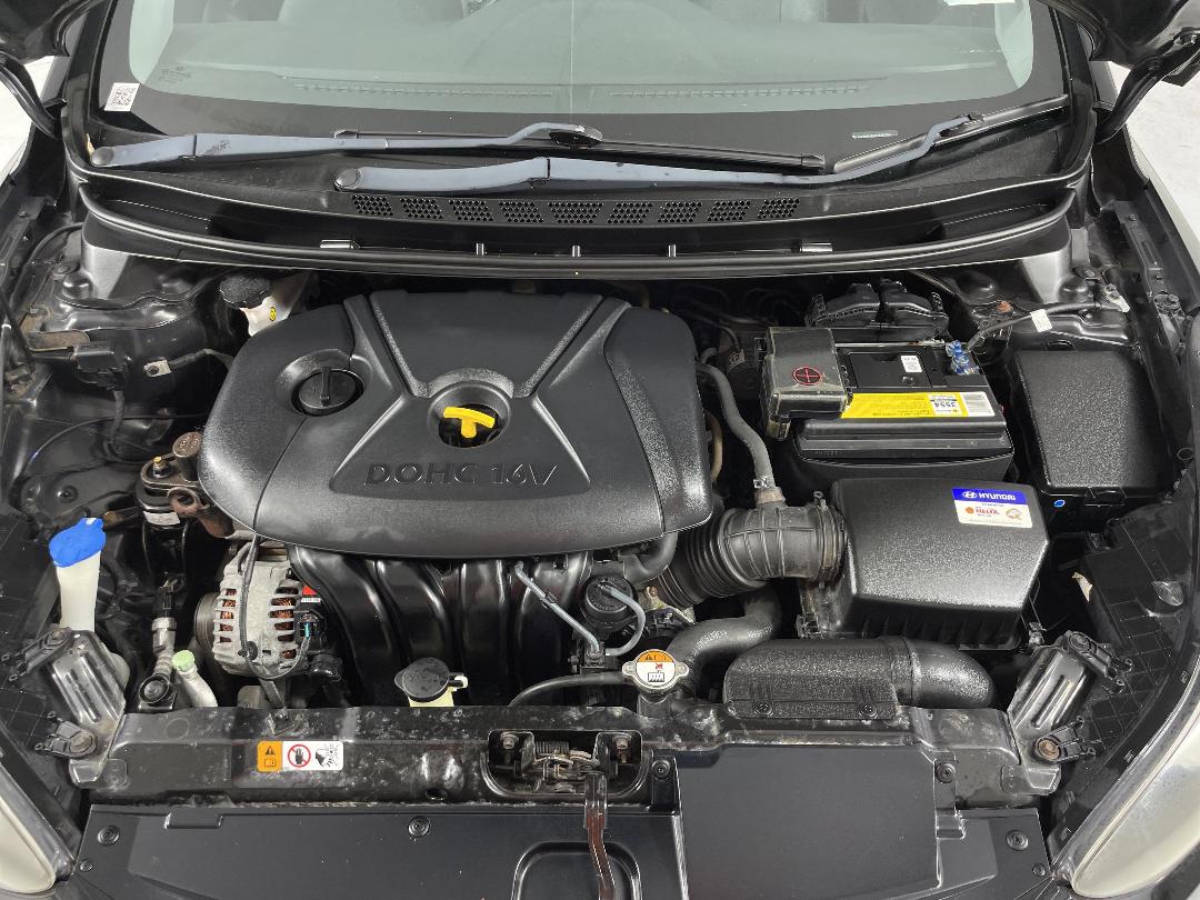 Photo '13' of Hyundai Elantra Photo '13' of Hyundai Elantra