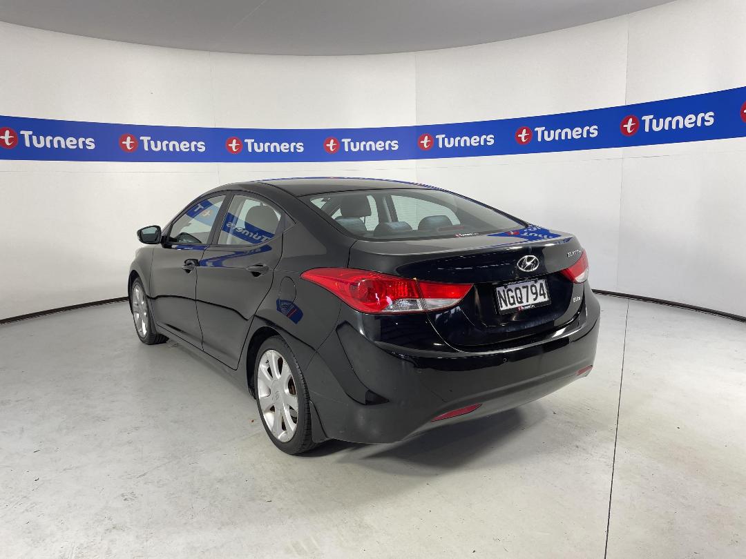 Photo '5' of Hyundai Elantra Photo '5' of Hyundai Elantra