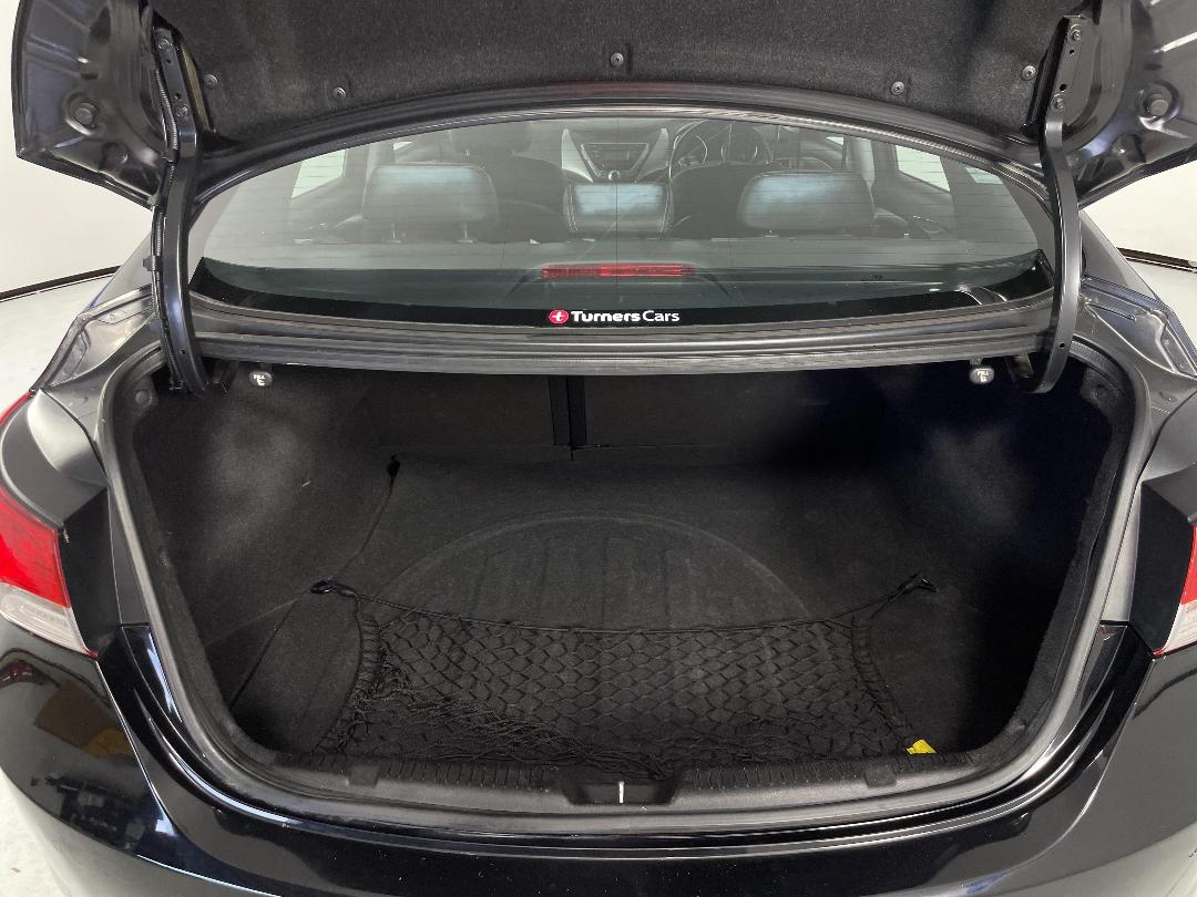 Photo '14' of Hyundai Elantra Photo '14' of Hyundai Elantra