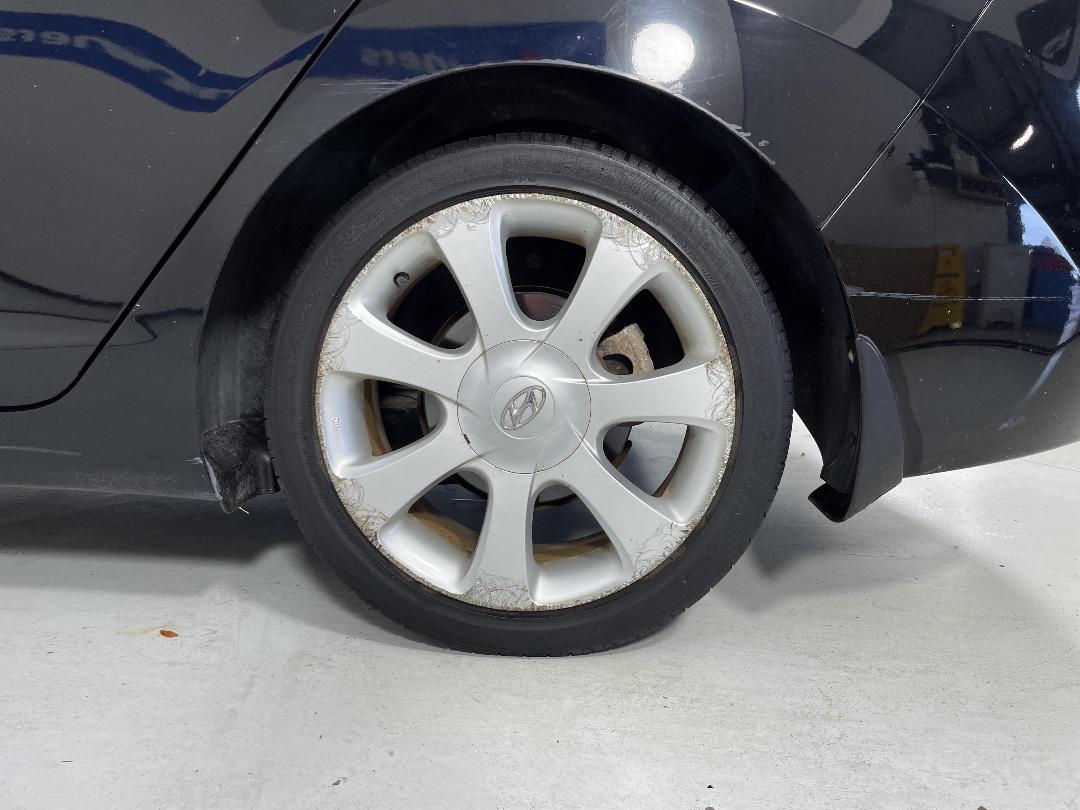 Photo '11' of Hyundai Elantra Photo '11' of Hyundai Elantra