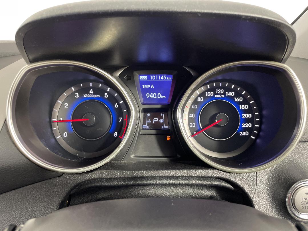 Photo '21' of Hyundai Elantra Photo '21' of Hyundai Elantra