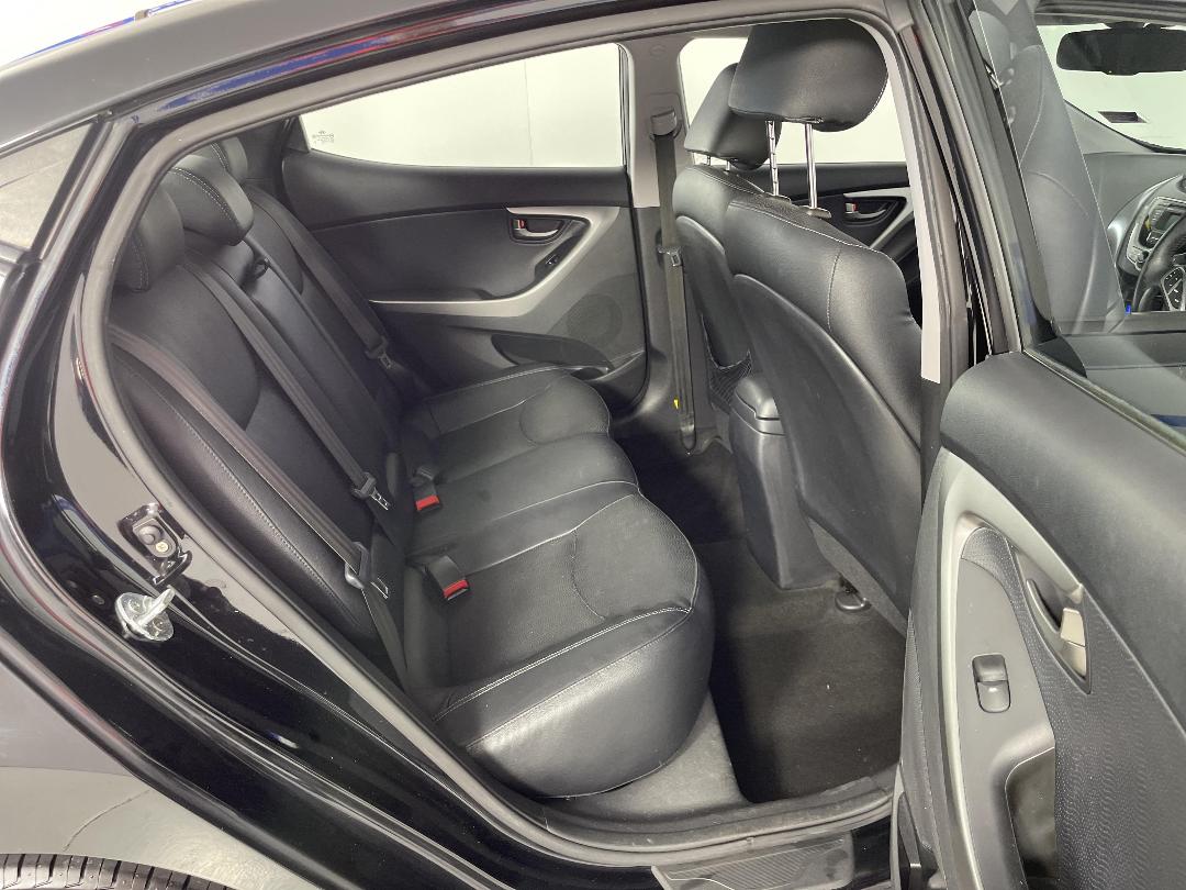 Photo '20' of Hyundai Elantra Photo '20' of Hyundai Elantra