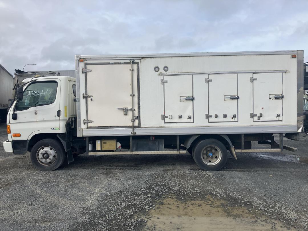 Photo '6' of Hyundai HD75 L Chiller