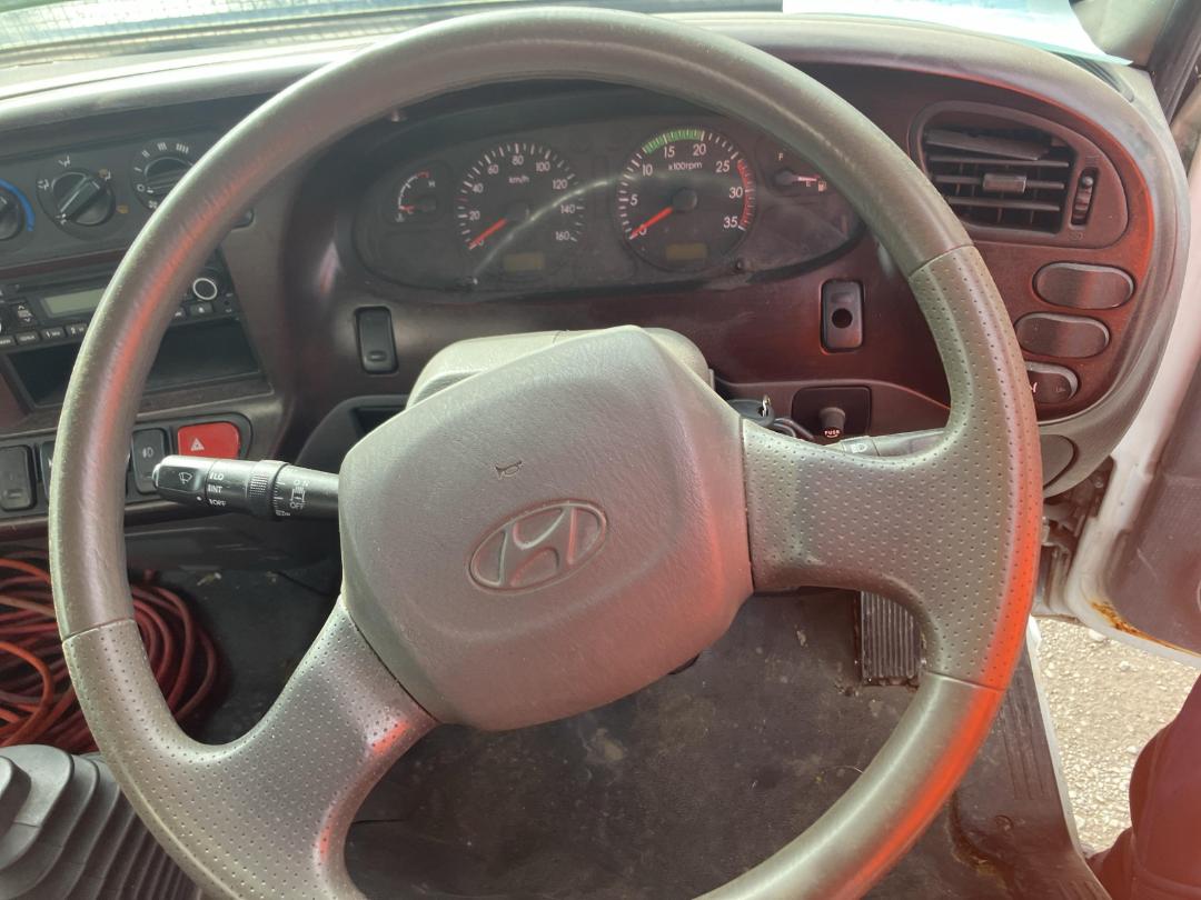 Photo '13' of Hyundai HD75 L Chiller