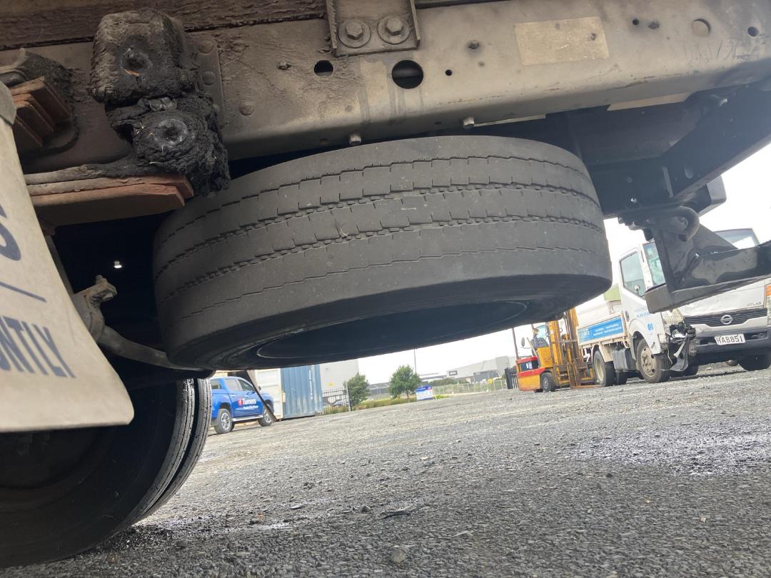 Photo '32' of Hyundai HD75 L Chiller