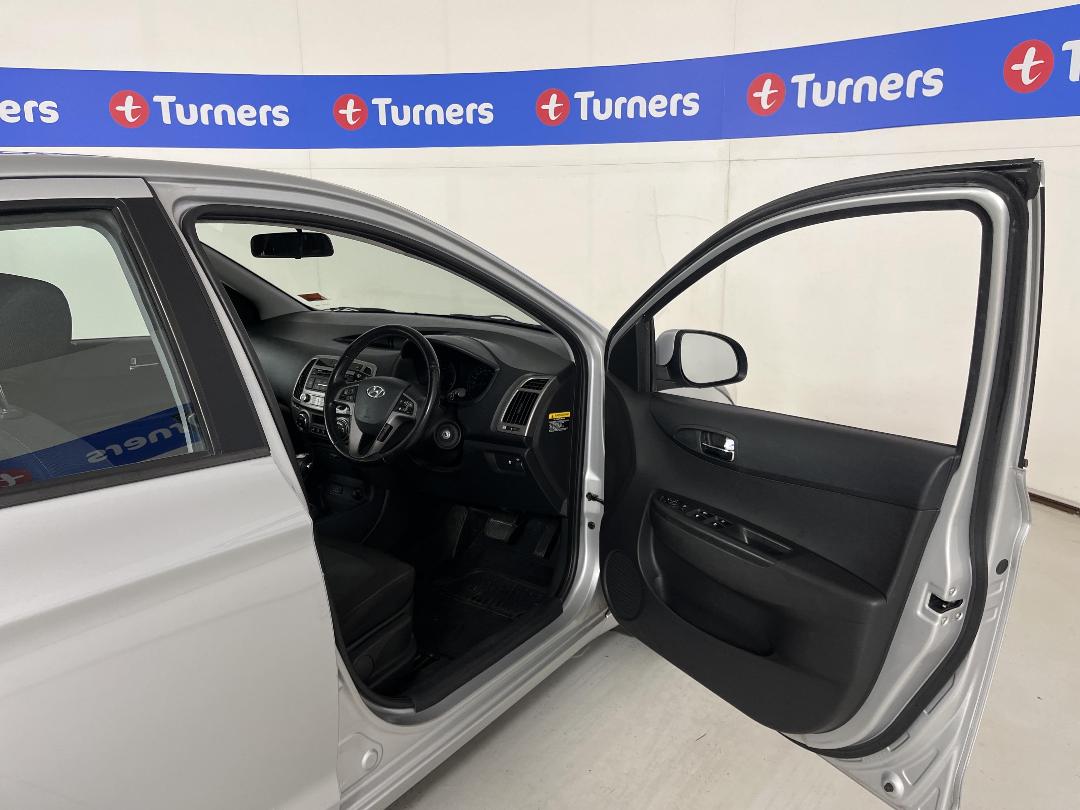 Photo '15' of Hyundai I20 Photo '15' of Hyundai I20