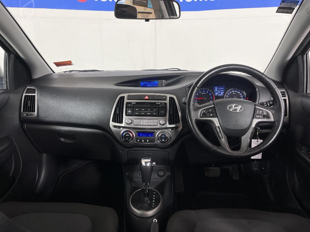 Photo '17' of Hyundai I20 Photo '17' of Hyundai I20