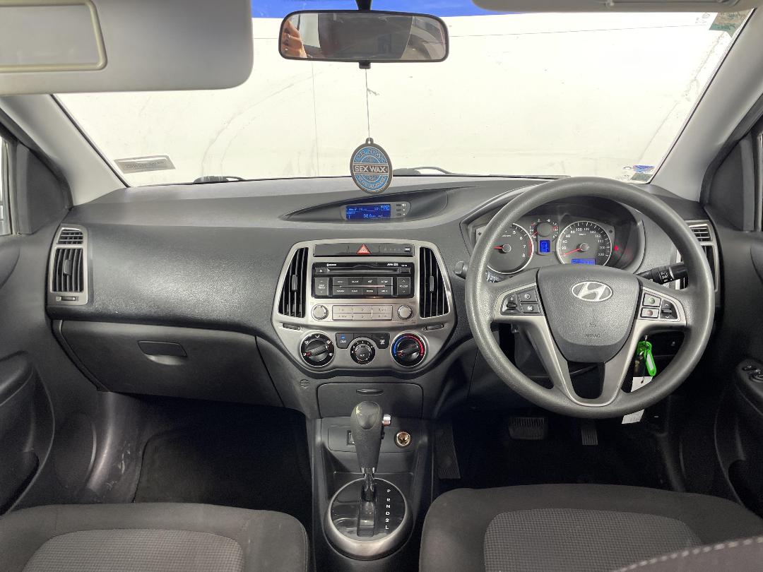 Photo '17' of Hyundai I20 Photo '17' of Hyundai I20