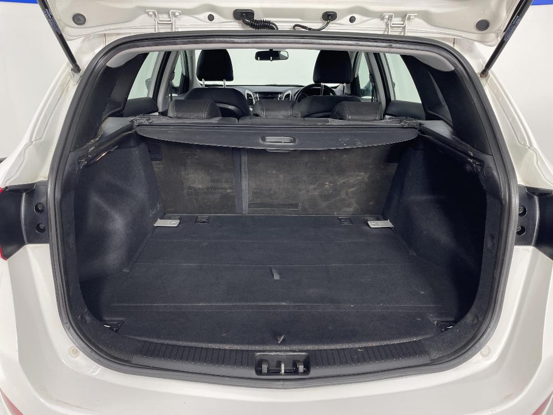 Photo '14' of Hyundai I30 Photo '14' of Hyundai I30