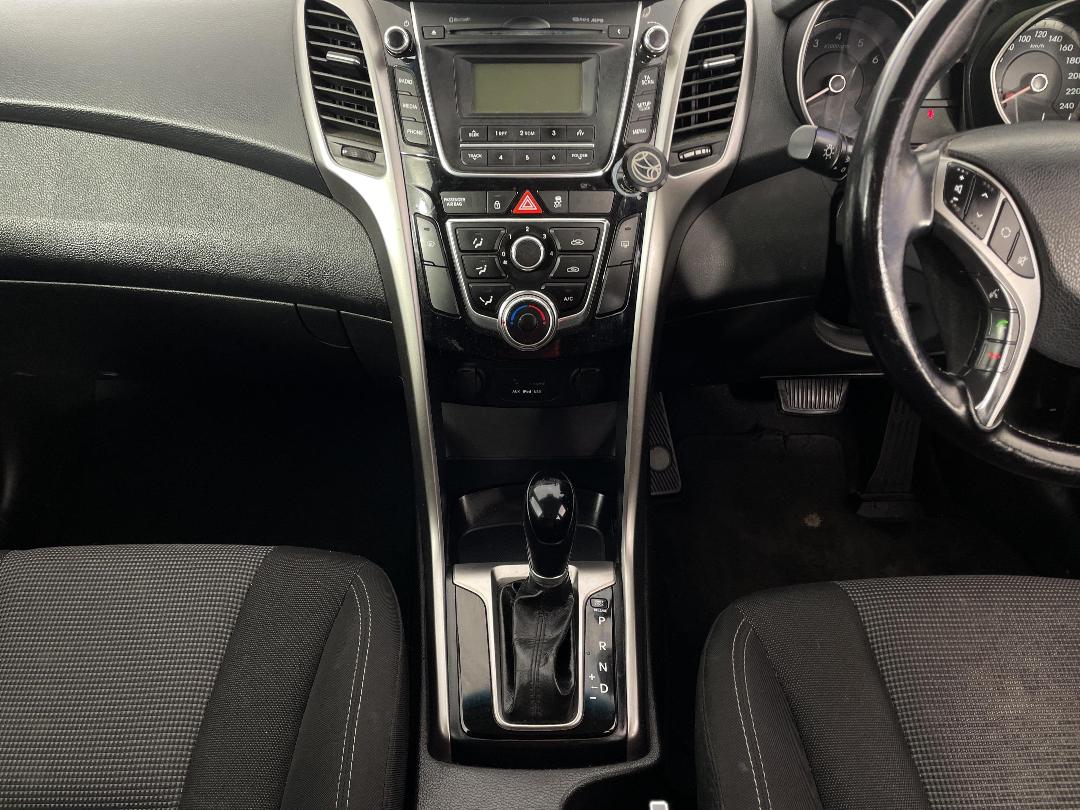 Photo '18' of Hyundai I30 Photo '18' of Hyundai I30