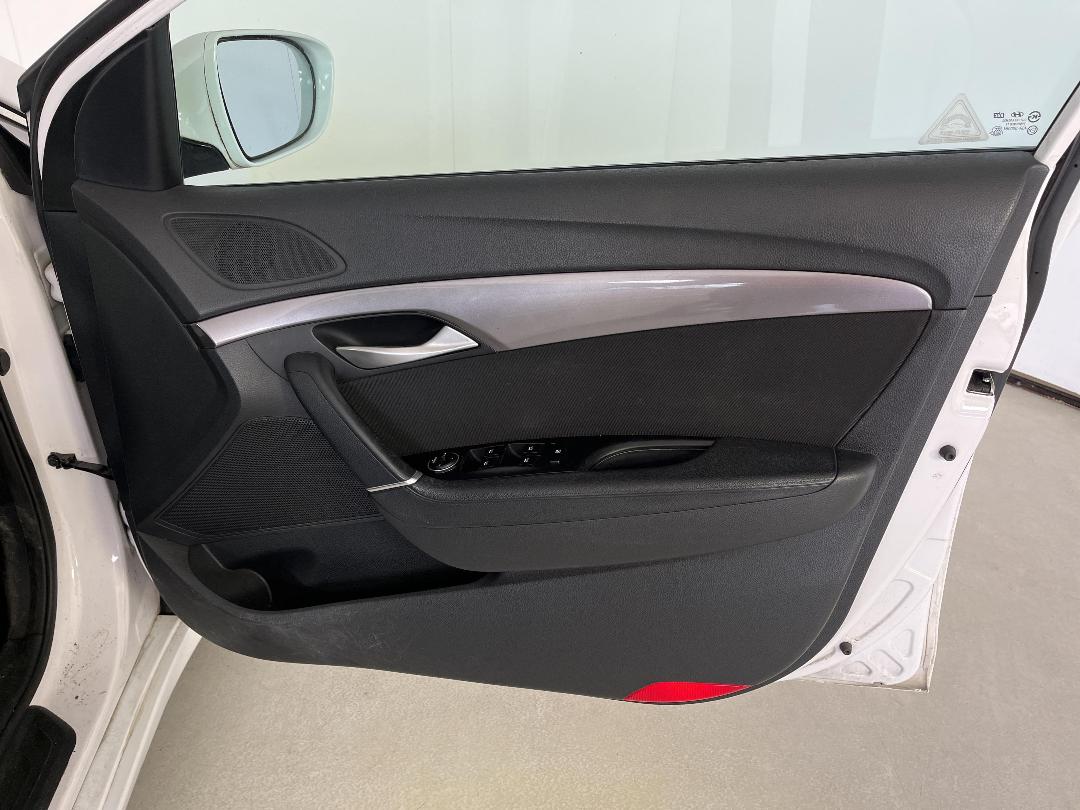 Photo '15' of Hyundai I40 Photo '15' of Hyundai I40