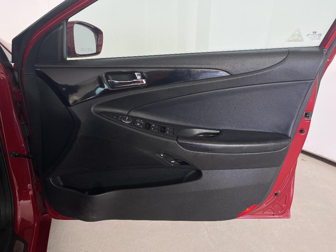 Photo '15' of Hyundai I45