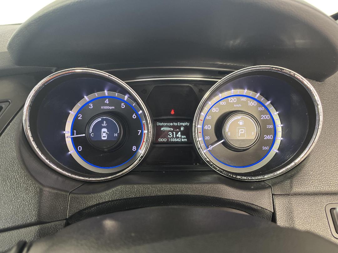 Photo '21' of Hyundai I45