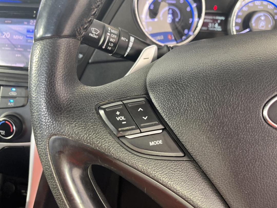 Photo '25' of Hyundai I45