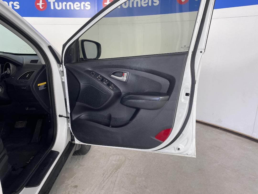 Photo '15' of Hyundai Ix35 Photo '15' of Hyundai Ix35