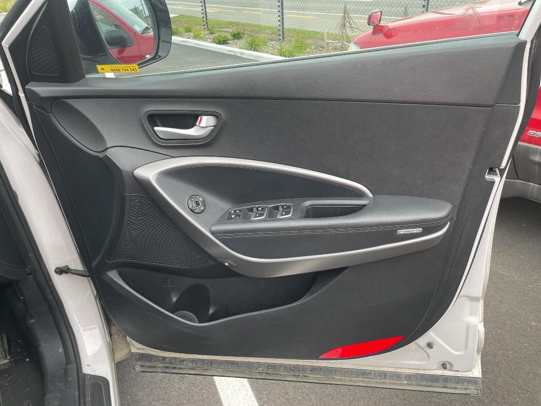 Photo '13' of Hyundai Santa FE DM Photo '13' of Hyundai Santa FE DM