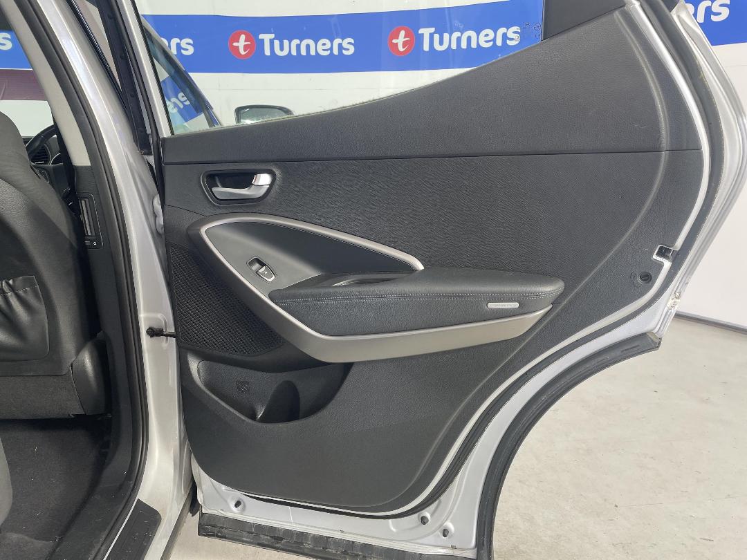 Photo '17' of Hyundai Santa FE DM