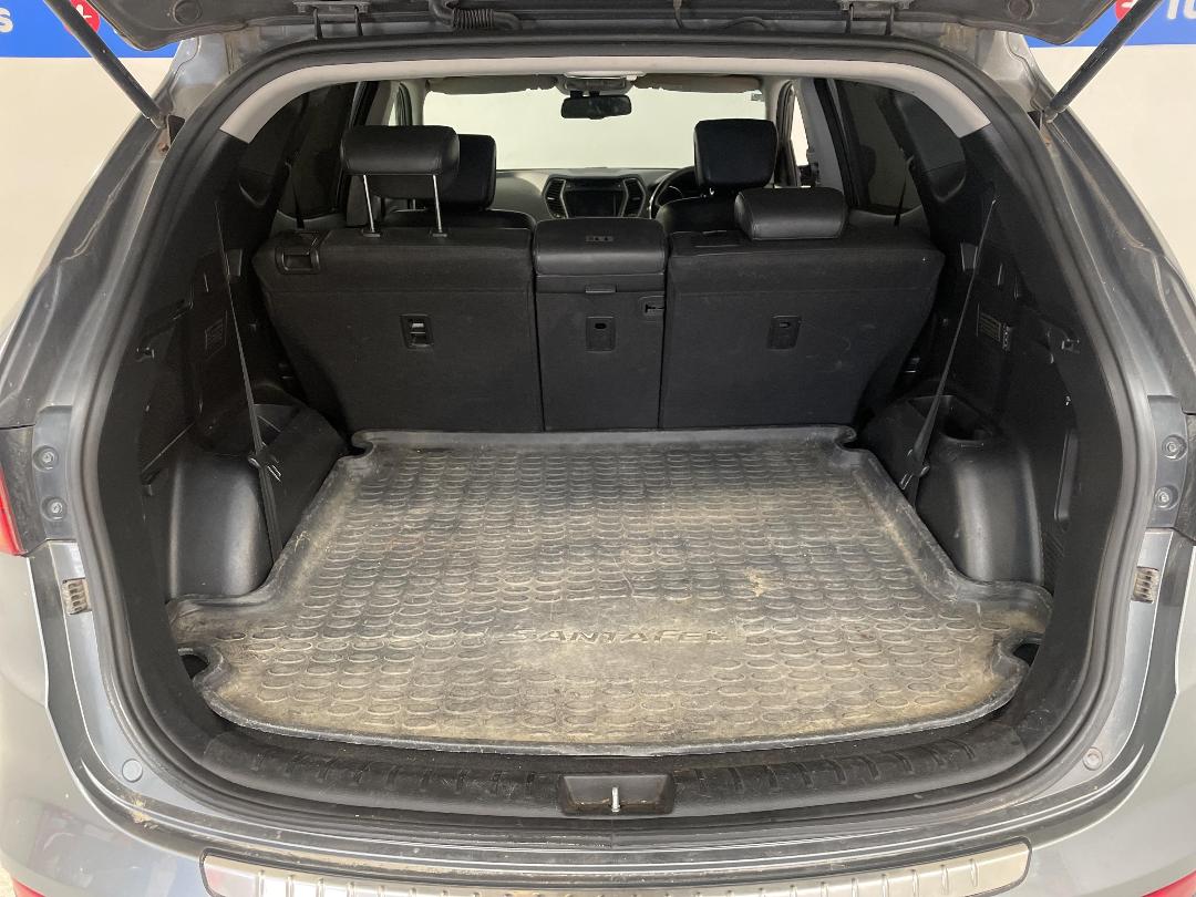 Photo '14' of Hyundai Santa FE