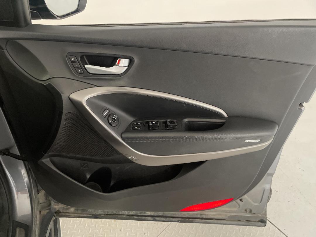 Photo '15' of Hyundai Santa FE