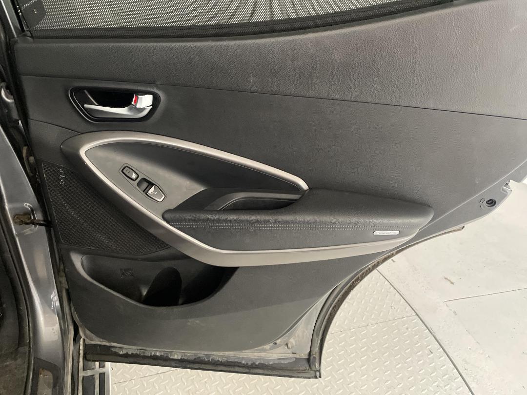 Photo '19' of Hyundai Santa FE