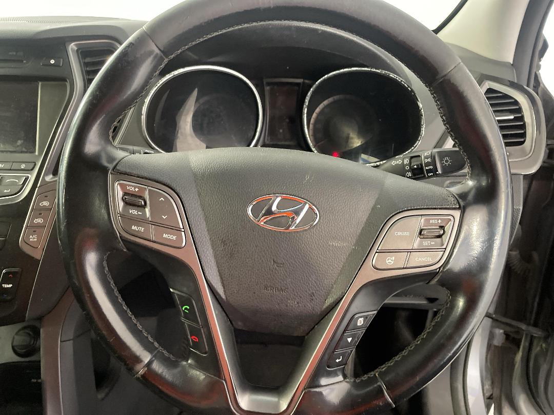 Photo '28' of Hyundai Santa FE