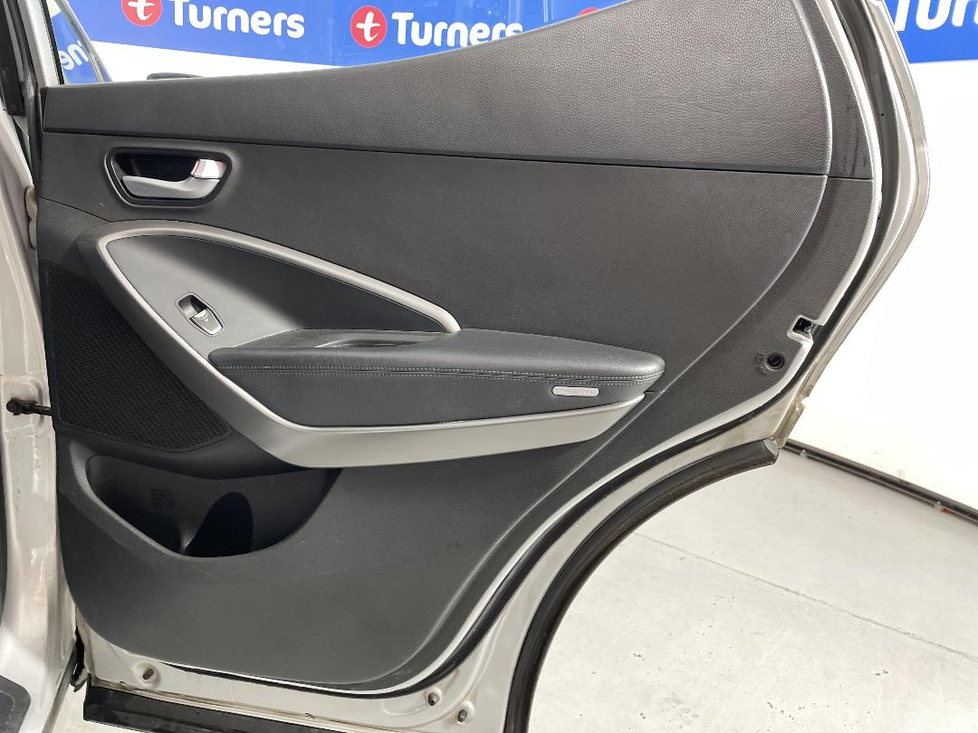 Photo '19' of Hyundai Santa FE Photo '19' of Hyundai Santa FE