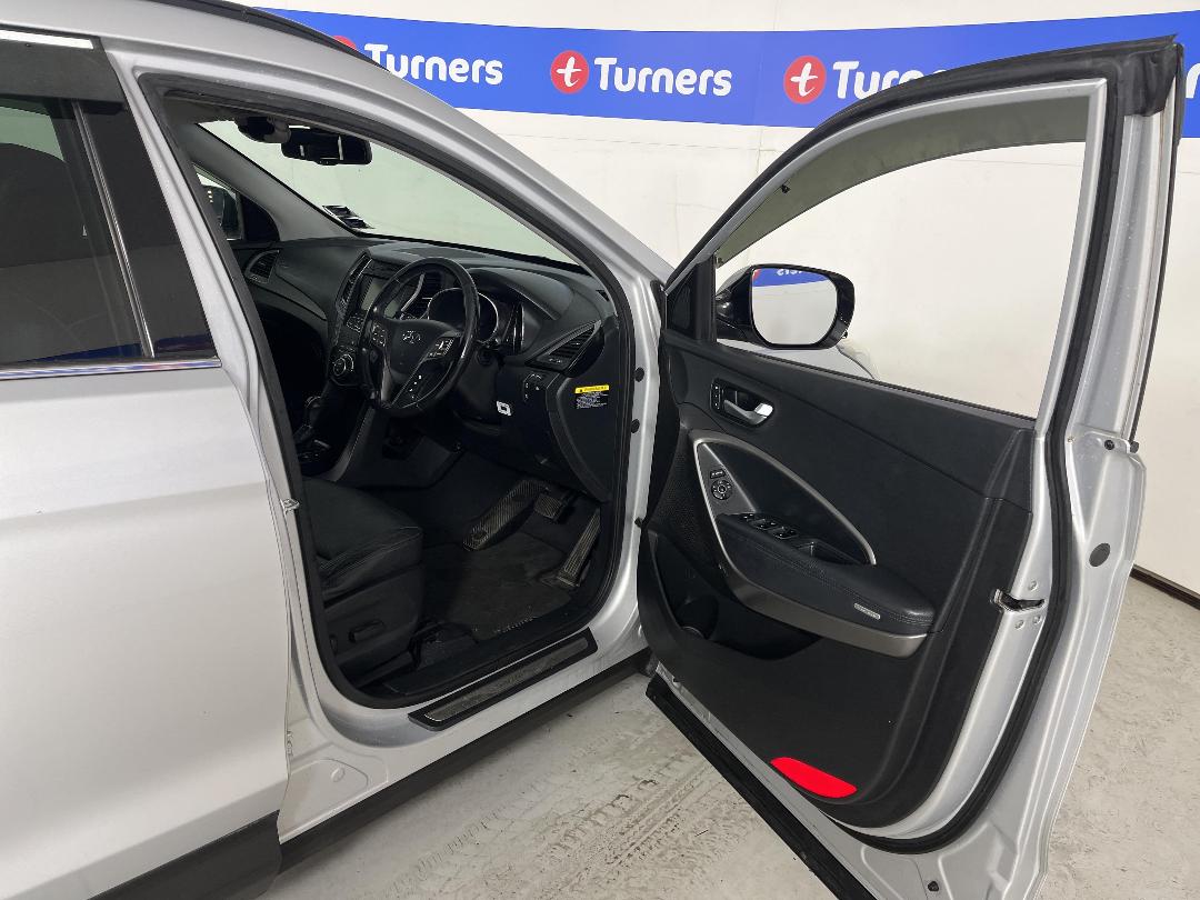 Photo '15' of Hyundai Santa FE