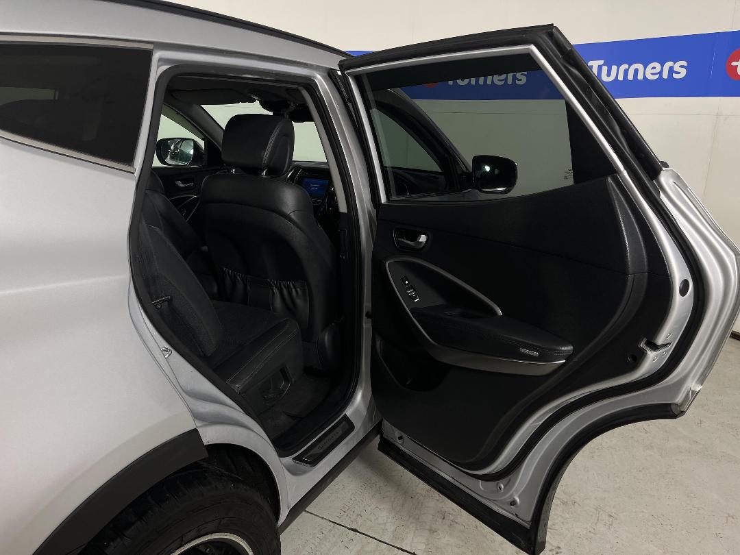 Photo '19' of Hyundai Santa FE