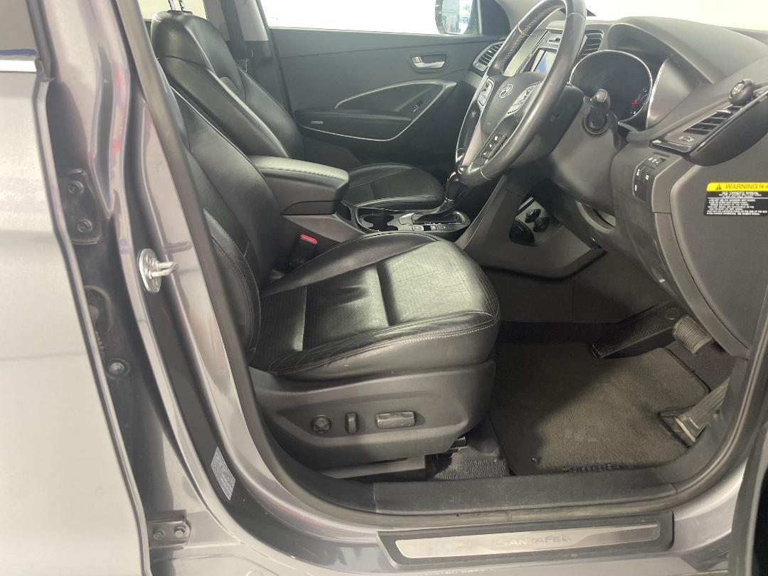 Photo '16' of Hyundai Santa FE