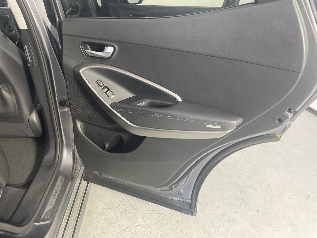 Photo '19' of Hyundai Santa FE