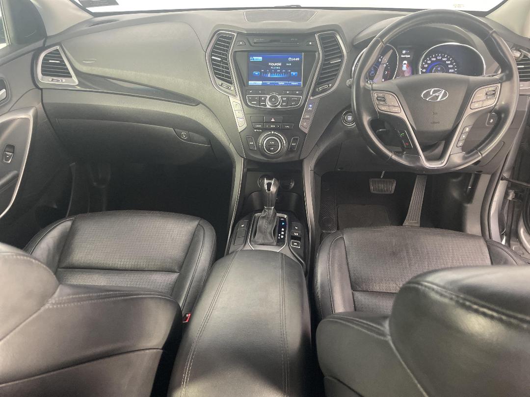 Photo '17' of Hyundai Santa FE